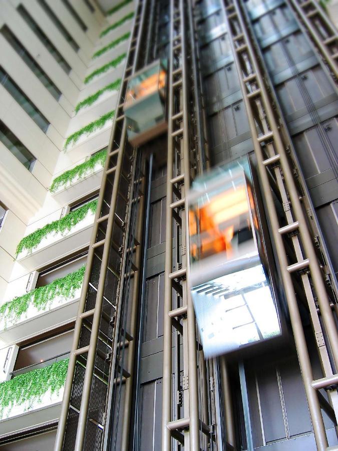 فندق أمباسادور، سنشو مدينة هسينشو المظهر الخارجي الصورة The staircase in the atrium