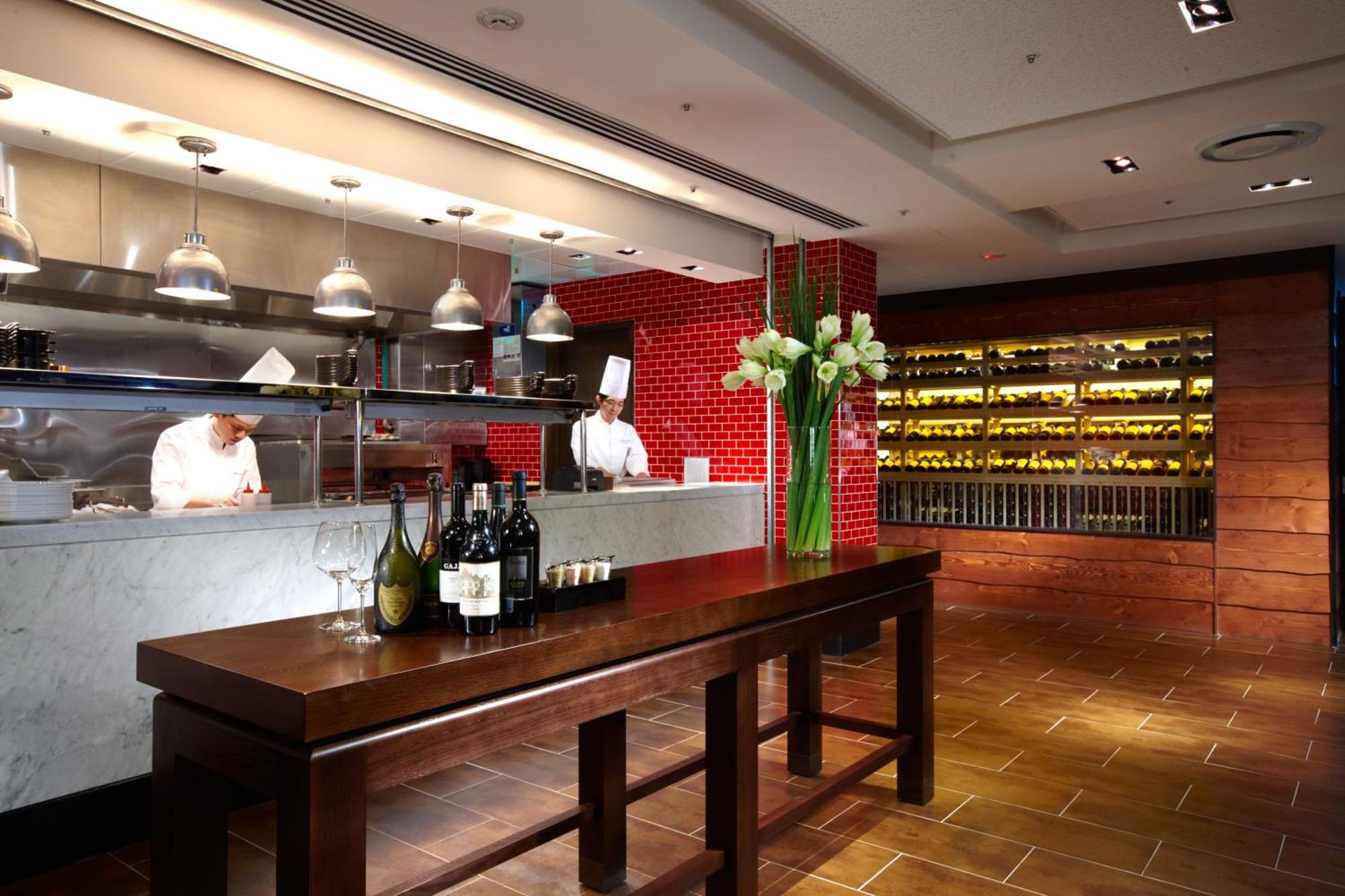 فندق أمباسادور، سنشو مدينة هسينشو المظهر الخارجي الصورة The open kitchen at the restaurant