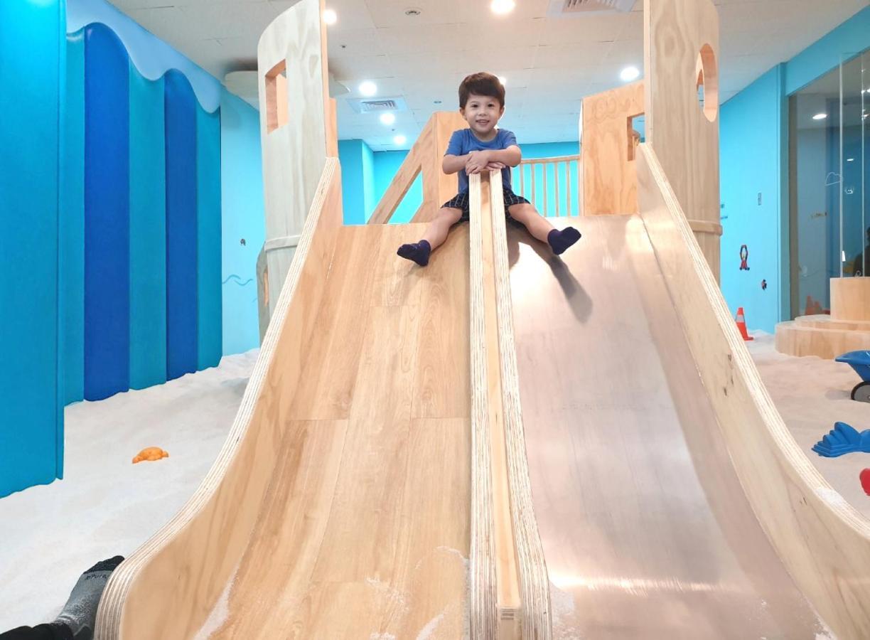 فندق أمباسادور، سنشو مدينة هسينشو المظهر الخارجي الصورة A child on a slide